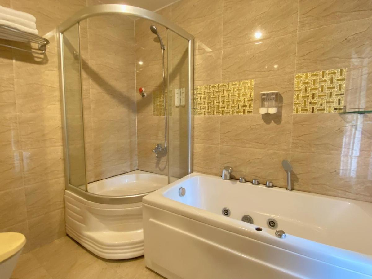 Crowne Bui Vien Hotel Cidade de Ho Chi Minh Exterior foto